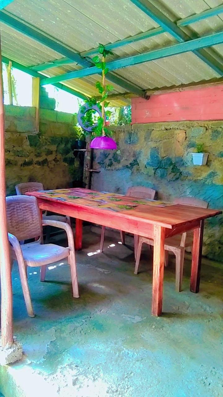 Ella Kumi Hostel Exterior foto